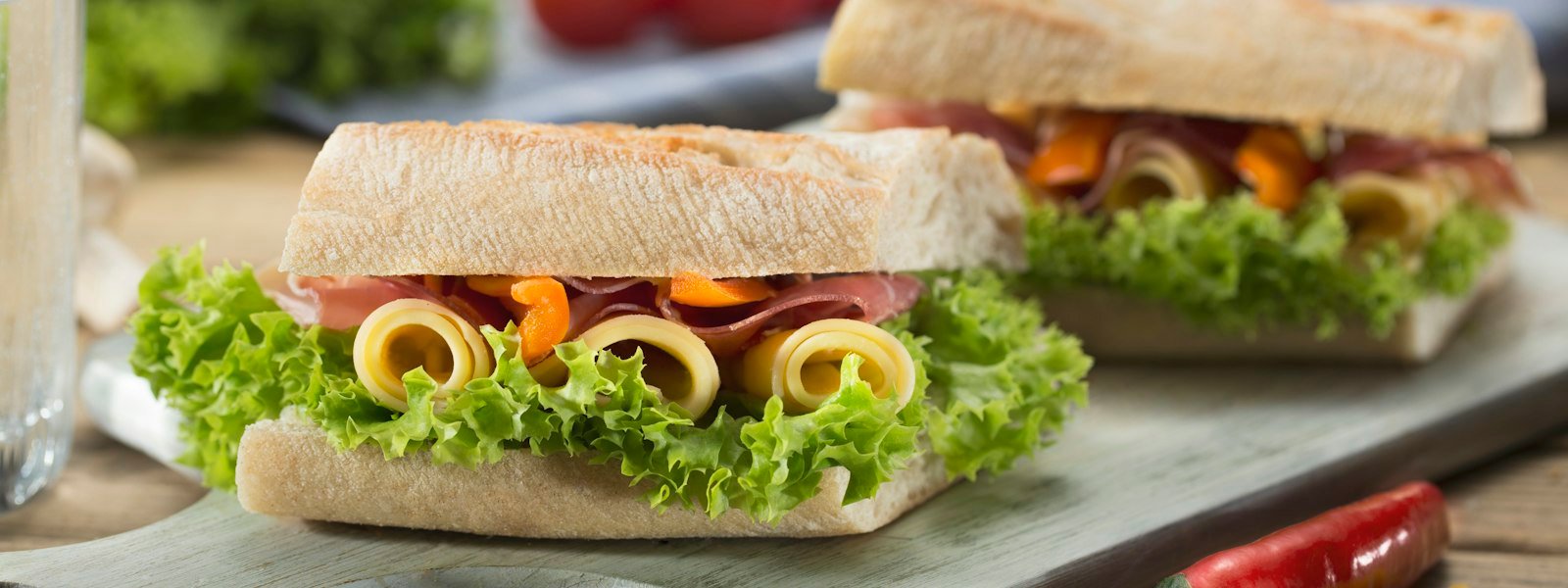 Roast beef sandwich on a toasted bun